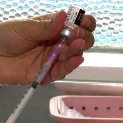 Nova variante da Covid tem resposta cruzada com vacina existente, afirma infectologista