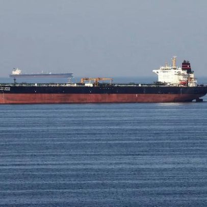 10% dos navios porta-contêineres globais presos no Golfo de Omã, diz CEO da ONE
