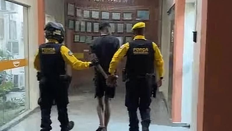 Homem portava celular com registro de furto quando foi abordado pelos agentes