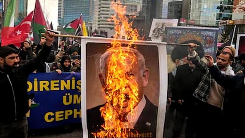 Como ataques de Trump, Putin e Netanyahu empurram o mundo para a lei da selva