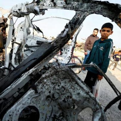 Ataque israelense mata três em Gaza, tensões com Irã afetam cessar-fogo