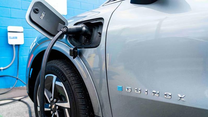 Alta de gasolina nos EUA reacende interesse por veículos elétricos