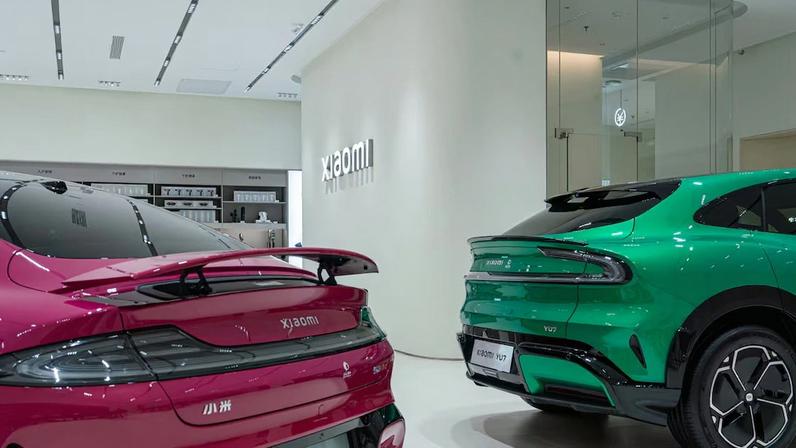 A Stellantis enfrenta um excesso de capacidade e alta concorrência na Europa, enquanto as montadoras chinesas estão ganhando espaço no mercado europeu.