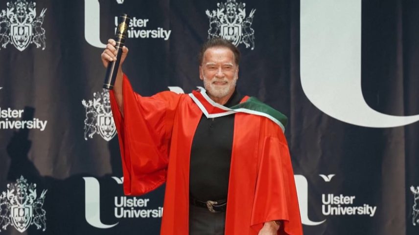 Ator Arnold Schwarzenegger é homenageado por sua trajetória em Belfast, na Irlanda do Norte