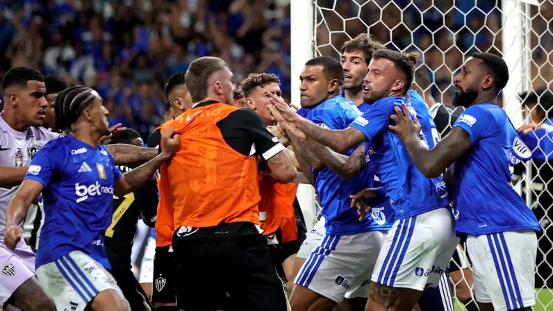 Jogadores envolvidos na confusão foram suspensos e os clubes vão ter de pagar multa