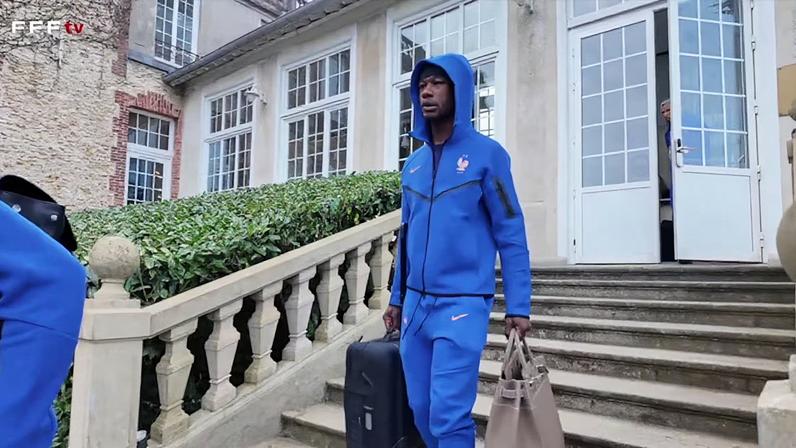 França chega a Boston para enfrentar Brasil; bastidores da viagem