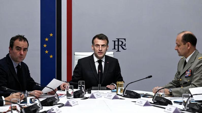 Macron pede Irã cessar ataques e restaurar tráfego no Estreito de Ormuz