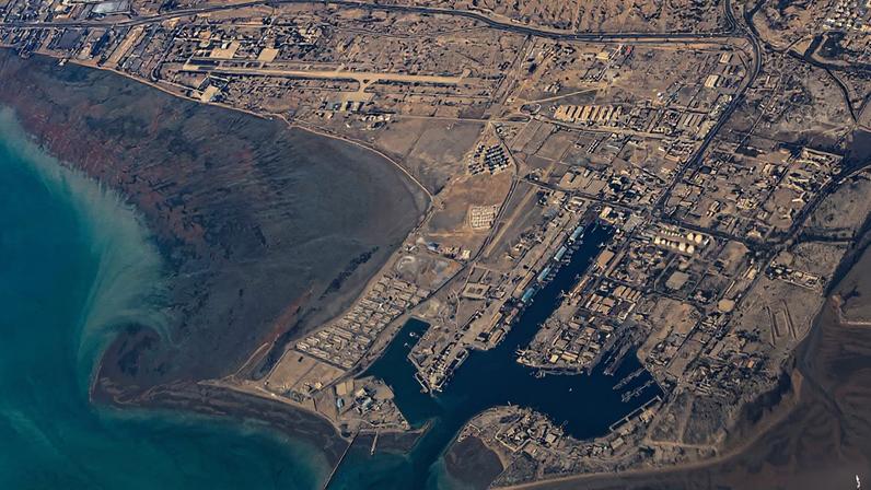 Marinheiros indianos retidos perto do Irã querem voltar para casa