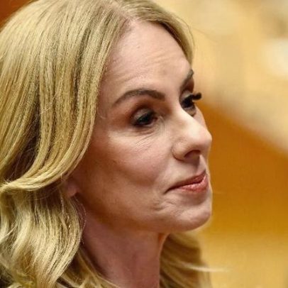 Explicação de Viviane Barci é vista como remendo que piora o soneto