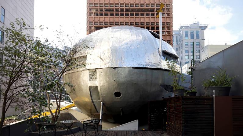 Casa Bola in São Paulo by Eduardo Longo