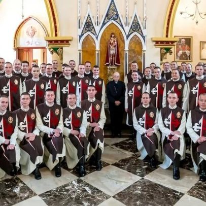 Dino derruba proibição de lançamento de documentário sobre Arautos do Evangelho