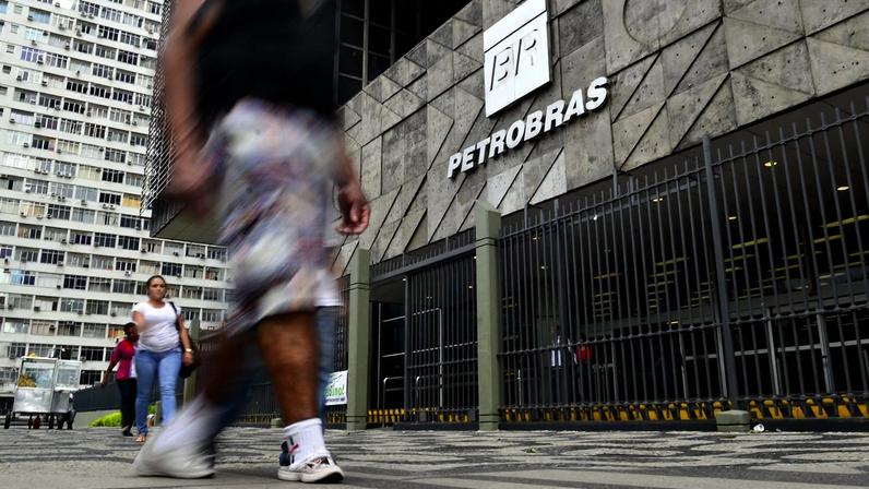 Edifício sede da Petrobras na Avenida Chile, centro da cidade.