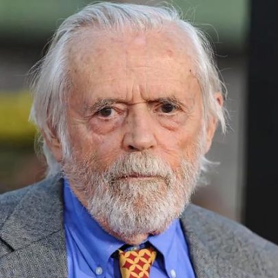 Ator de 'De Volta para o Futuro' Matt Clark morre aos 89 anos