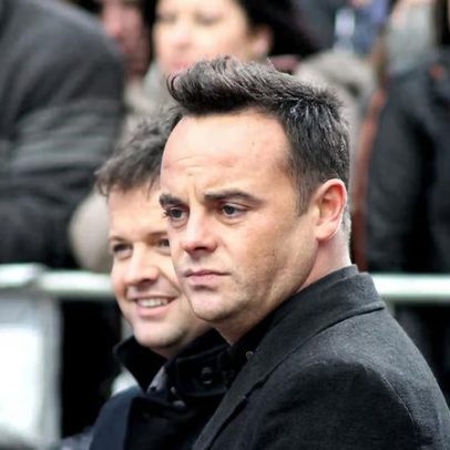 Ant e Dec movem ação por lucro não autorizado de £250 mil com Banksy