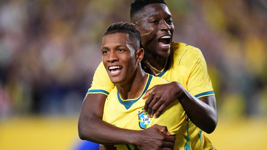 Danilo e Luiz Henrique — Foto: Rich Storry/AFP