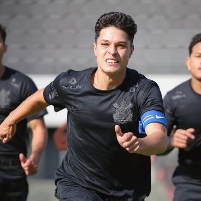 Lateral deixa o Corinthians após fim de contrato e assina com novo clube