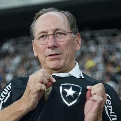 Textor perde poderes na Eagle Bidco com nova administração, continua no Botafogo