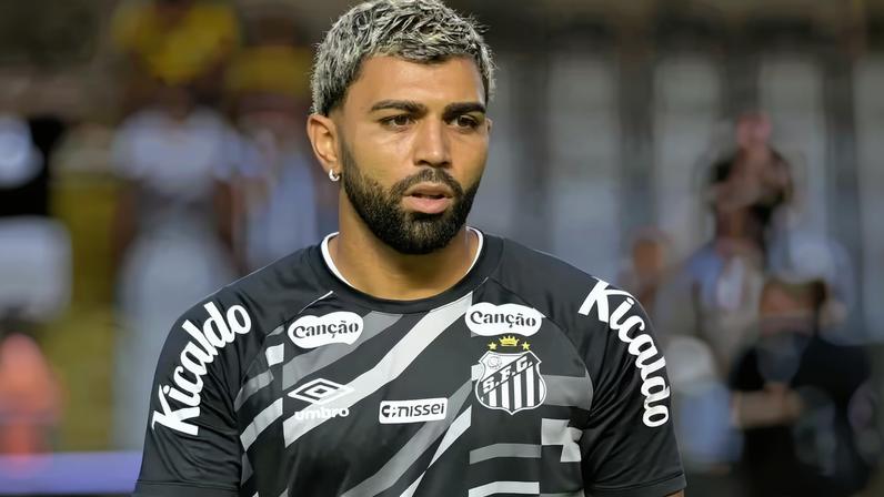 Gabigol passou por uma pequena intervenção no púbis neste fim de semana — Foto: Jota Erre/AGIF