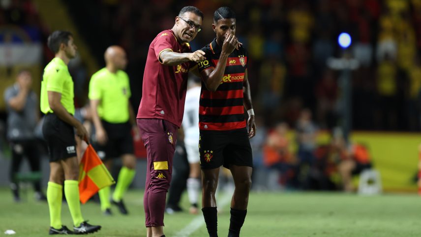 Roger comanda último treino do Sport no Recife antes de estreia na Série B — Foto: Paulo Paiva/Sport Club do Recife
