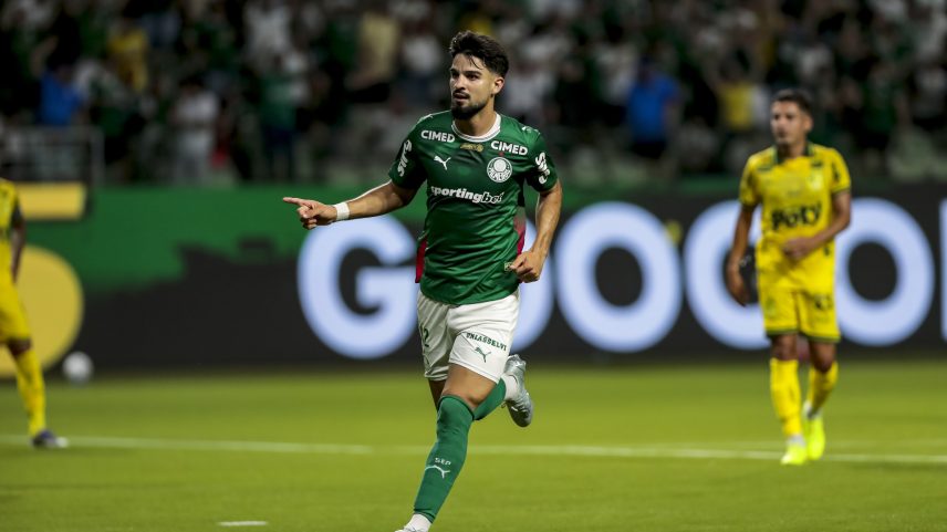 Palmeiras volta aos treinos sem Abel Ferreira