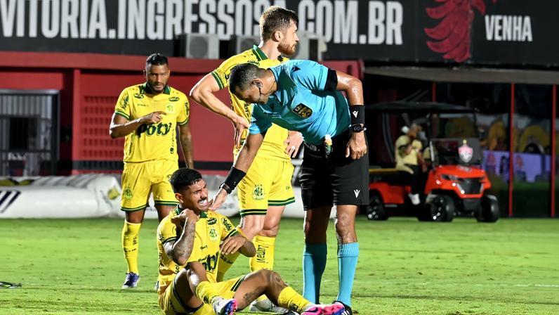 Mirassol perde para o Vitória e entra na zona de rebaixamento do Brasileirão