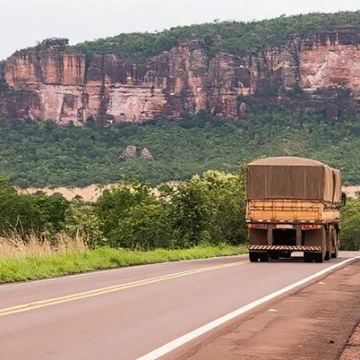 Greve de caminhoneiros pressiona governo e mercado financeiro