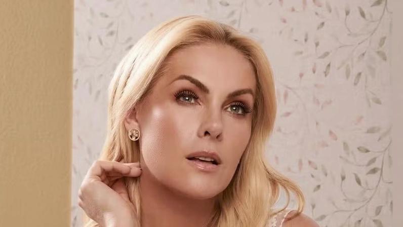 Ana Hickmann comenta envelhecimento: não quer ser mais nova do que é
