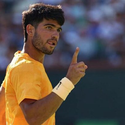 Alcaraz vence Ruud e conquista 15ª vitória consecutiva no ano