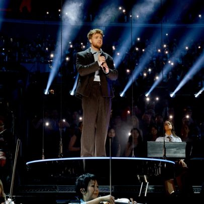 Alex Warren queria sair do Grammys após falha na apresentação
