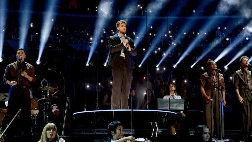 Alex Warren queria sair do Grammys após falha na apresentação