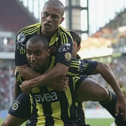 Alex, ídolo na Turquia, comemora vaga da seleção na Copa
