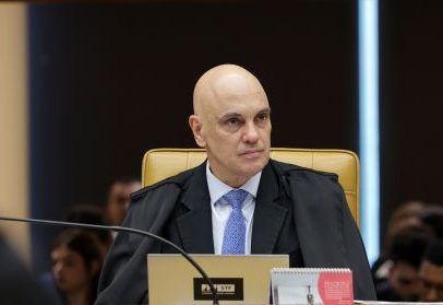Moraes concede prisão domiciliar a Bolsonaro