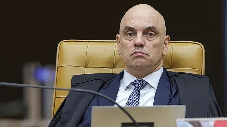 Ministro Alexandre de Moraes na sessão plenária