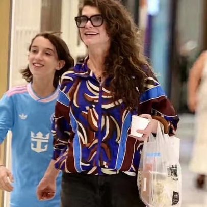 Alinne Moraes, recém-separada, aparece pela primeira vez com o filho