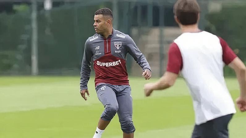 Fluminense avança em acordo com São Paulo para contratação de volante