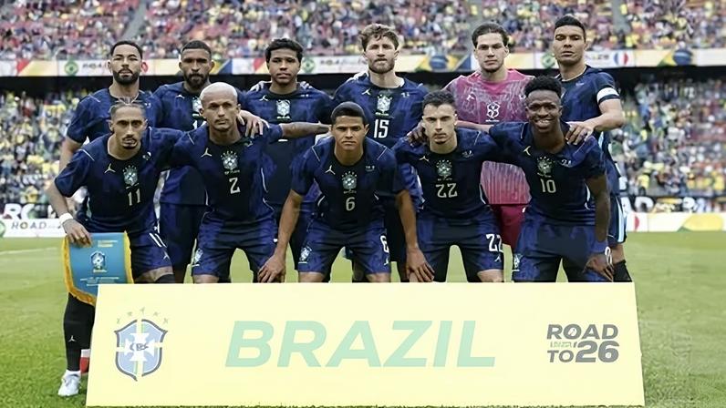 Seleção Brasileira durante o amistoso contra a França