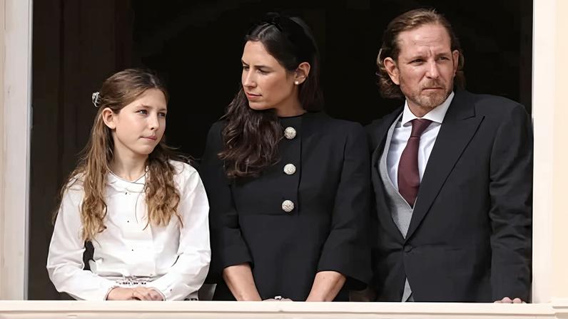 Príncipe de Mônaco aproveita praia no Rio de Janeiro com a família