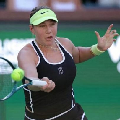 Anisimova diz poder sempre melhorar após vitória sobre Raducanu