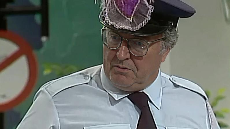 Aos 83 anos, morre Roberto Marquis, eterno Guarda Juju de A Praça é Nossa