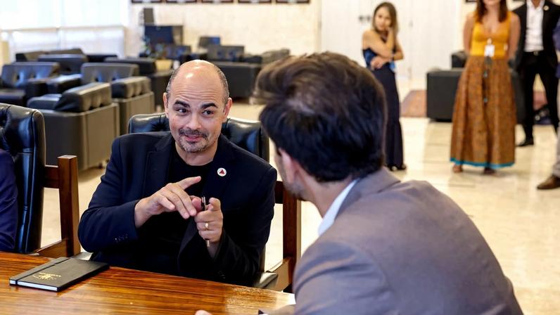 Governador Mateus Simões (PSD) se encontra com o presidente da Assembleia, deputado Tadeu Martins Leite