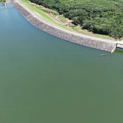 Barragem de Juramento atinge máxima capacidade e inicia vertedura após chuvas