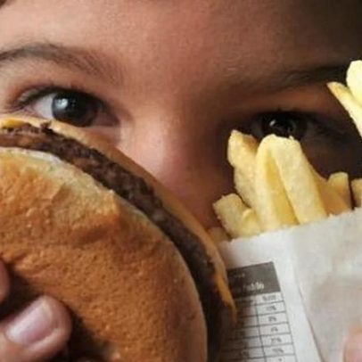 Uma em cada cinco crianças e adolescentes tem obesidade, aponta estudo
