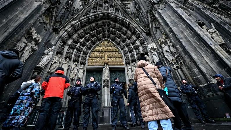 Especialistas alertam sobre crescente perseguição religiosa a cristãos na Europa.