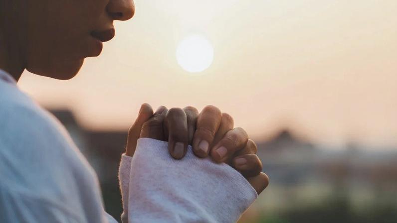 Como orar pelo cônjuge e fortalecer o casamento