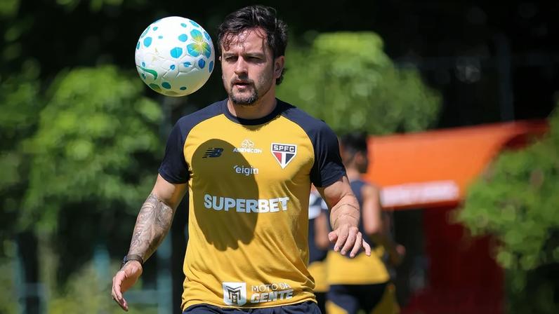 Artur treinou com o elenco nos últimos dias (Foto: Erico Leonan / São Paulo FC)