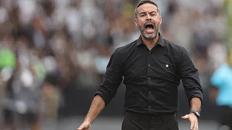 Artur Jorge em jogo do Botafogo