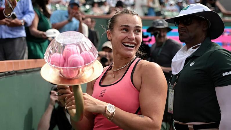 Sabalenka aprova estreia e destaca trabalho em equipe