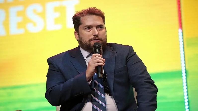 Bolsonaro solicita receber assessor de Trump fora dos dias de visita