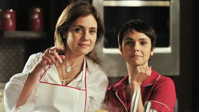 Carminha (Adriana Esteves) e Rita (Débora Falabella) foram as protagonistas da novela "Avenida Brasil"