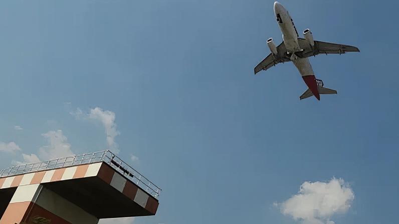 Avião decola no aeroporto de Congonhas, em São Paulo